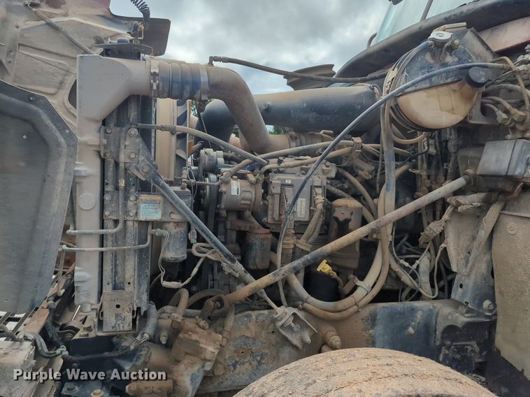 image for item NG9800 2004 Mack CH613 dump truck