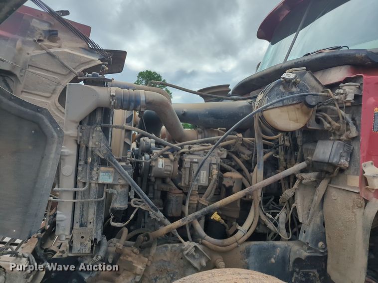 image for item NG9800 2004 Mack CH613 dump truck