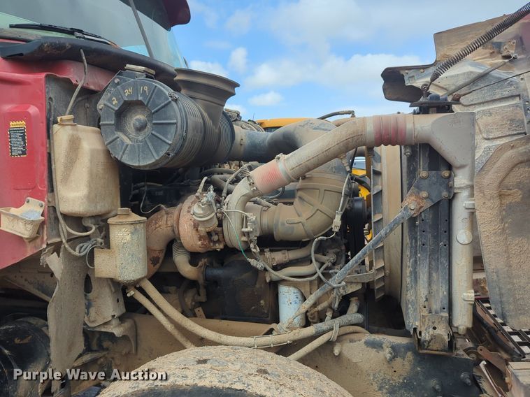 image for item NG9800 2004 Mack CH613 dump truck