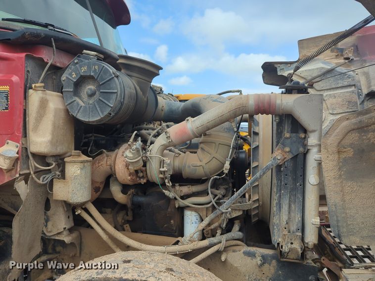 image for item NG9800 2004 Mack CH613 dump truck