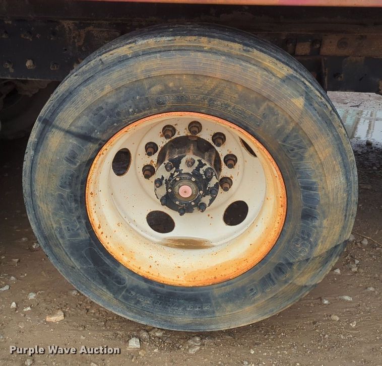 image for item NG9800 2004 Mack CH613 dump truck