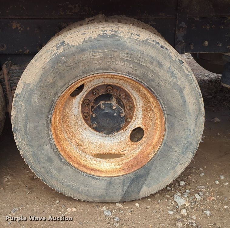 image for item NG9800 2004 Mack CH613 dump truck