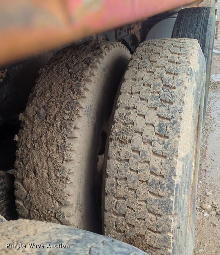 image for item NG9800 2004 Mack CH613 dump truck