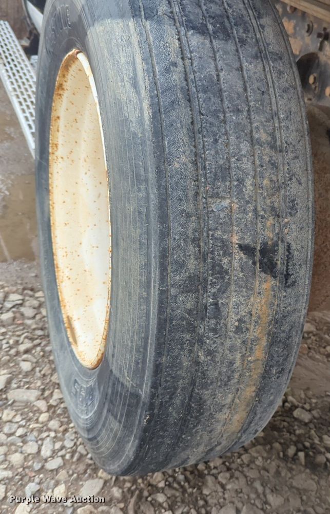 image for item NG9800 2004 Mack CH613 dump truck