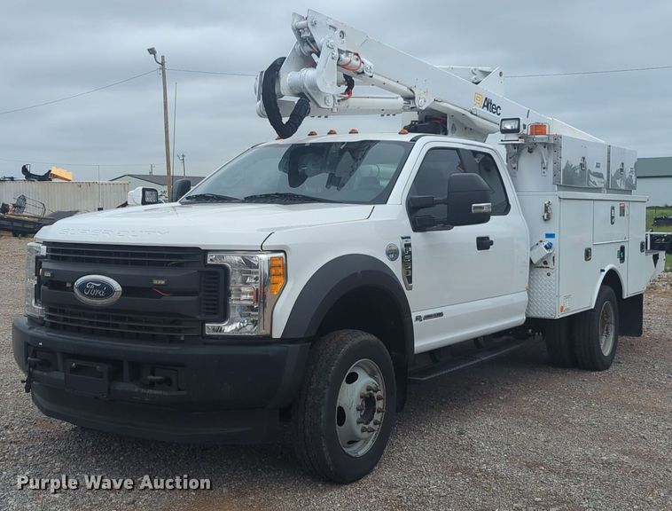 image for item NG9874 2017 Ford  F550 bucket truck