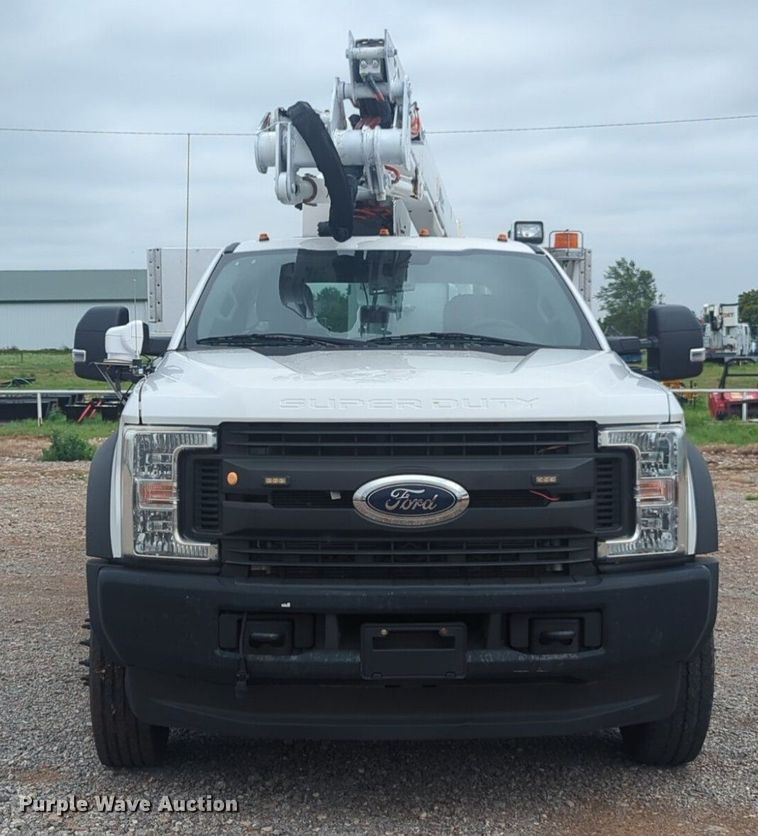 image for item NG9874 2017 Ford  F550 bucket truck