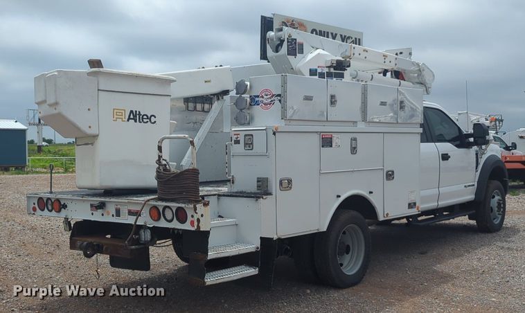 image for item NG9874 2017 Ford  F550 bucket truck