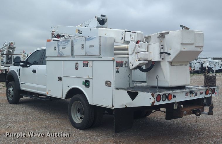 image for item NG9874 2017 Ford  F550 bucket truck