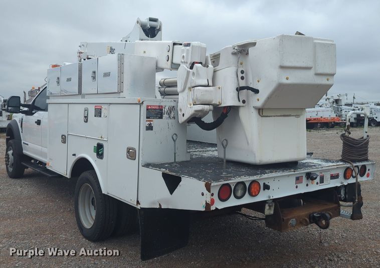 image for item NG9874 2017 Ford  F550 bucket truck