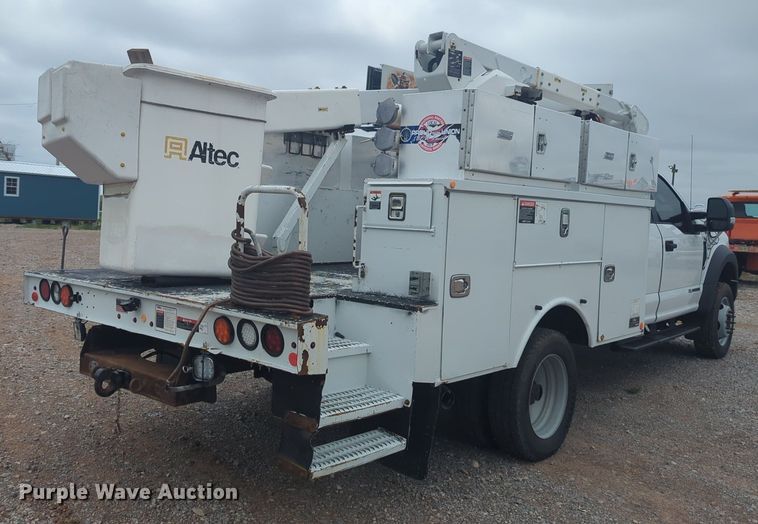 image for item NG9874 2017 Ford  F550 bucket truck