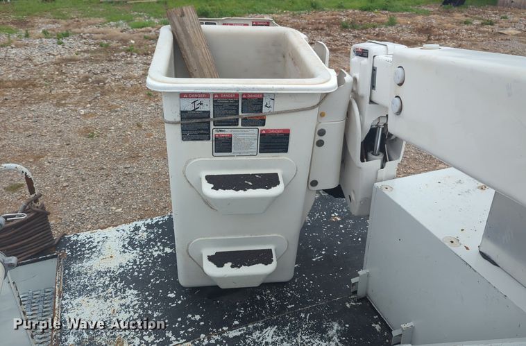 image for item NG9874 2017 Ford  F550 bucket truck