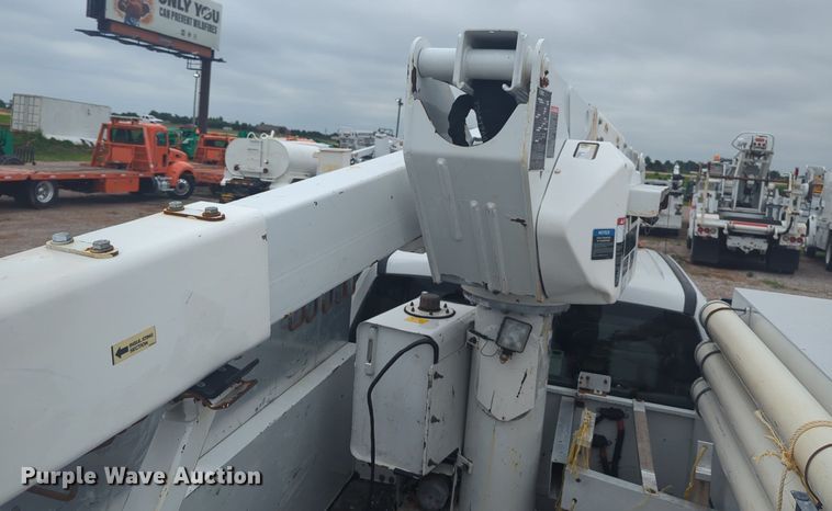 image for item NG9874 2017 Ford  F550 bucket truck