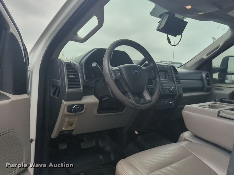 image for item NG9874 2017 Ford  F550 bucket truck