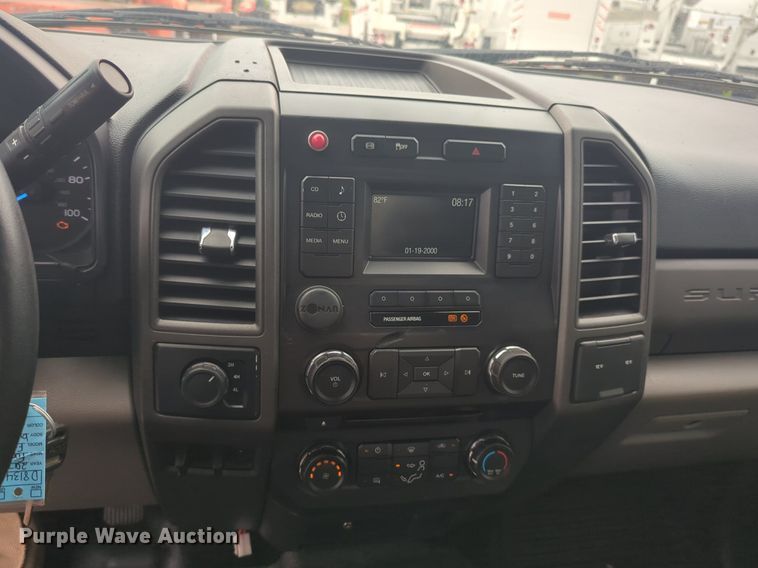 image for item NG9874 2017 Ford  F550 bucket truck