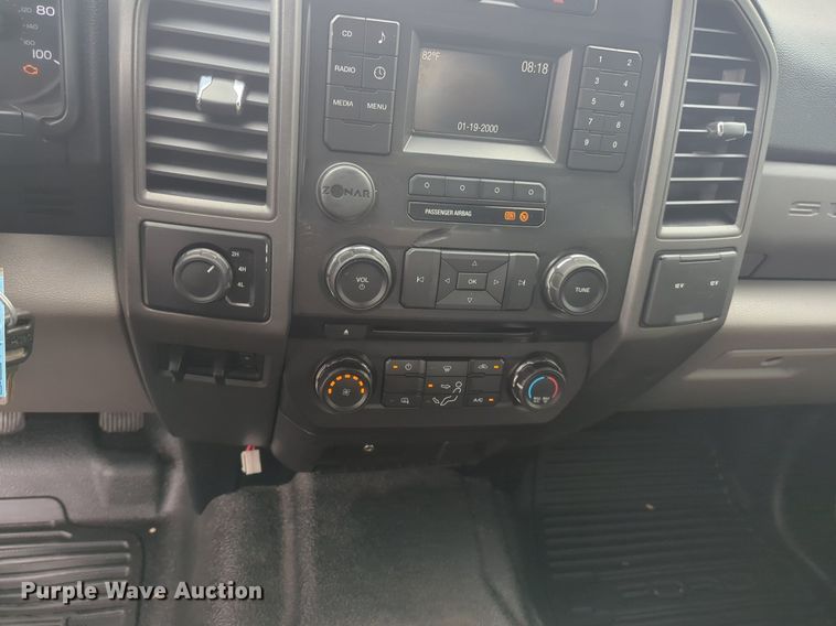 image for item NG9874 2017 Ford  F550 bucket truck