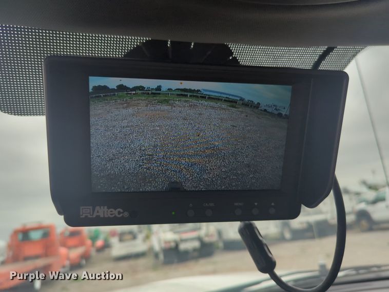 image for item NG9874 2017 Ford  F550 bucket truck