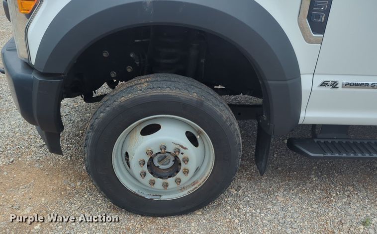 image for item NG9874 2017 Ford  F550 bucket truck