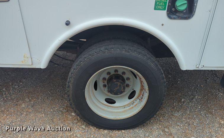 image for item NG9874 2017 Ford  F550 bucket truck