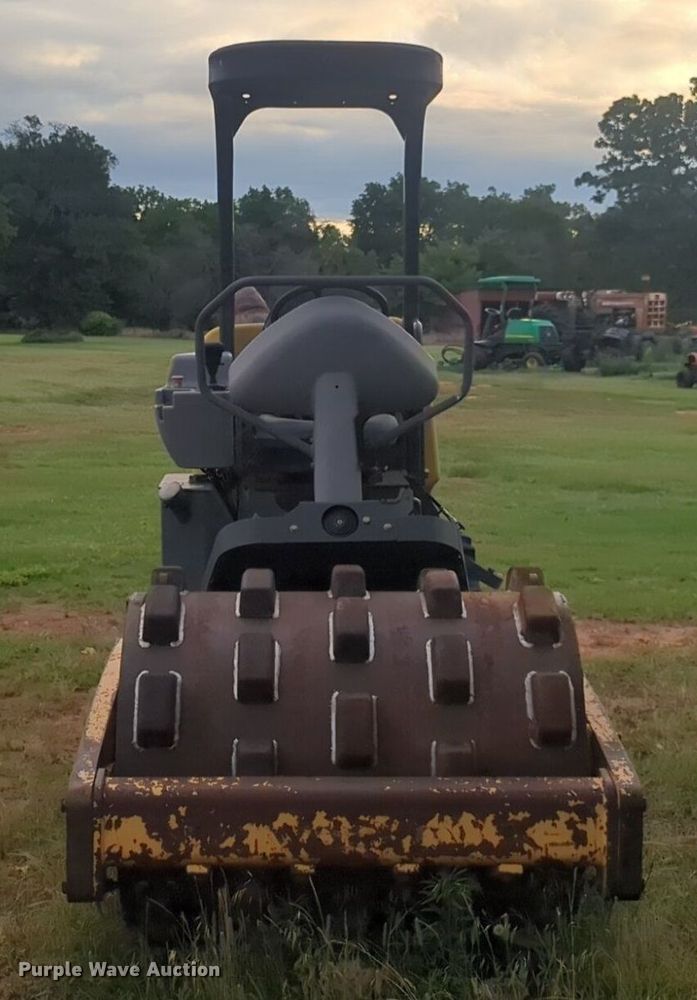 image for item NG9880 2010 Volvo SD25D single drum roller