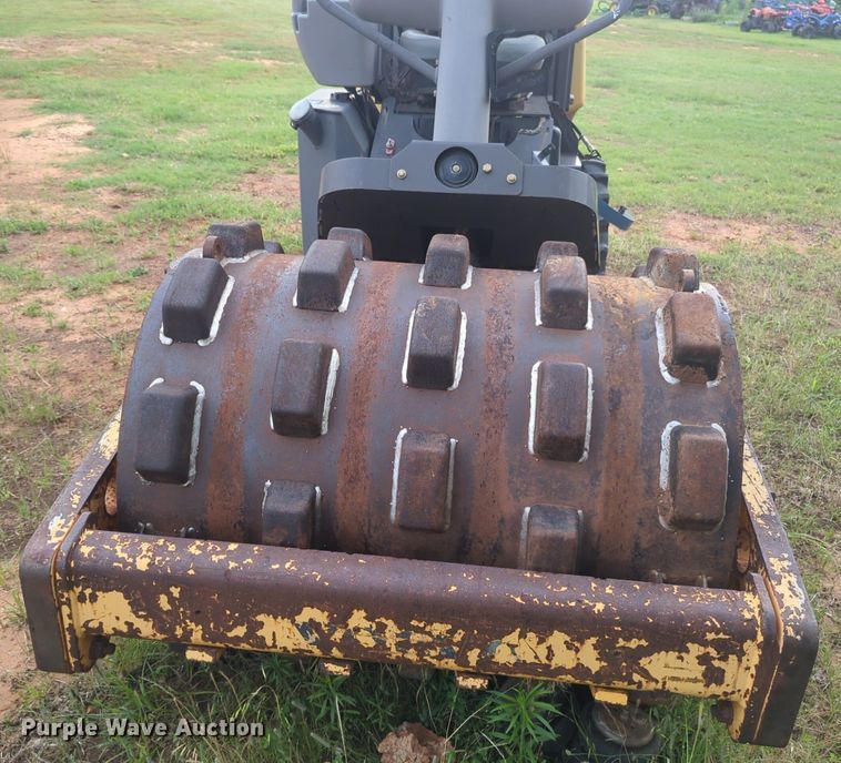 image for item NG9880 2010 Volvo SD25D single drum roller