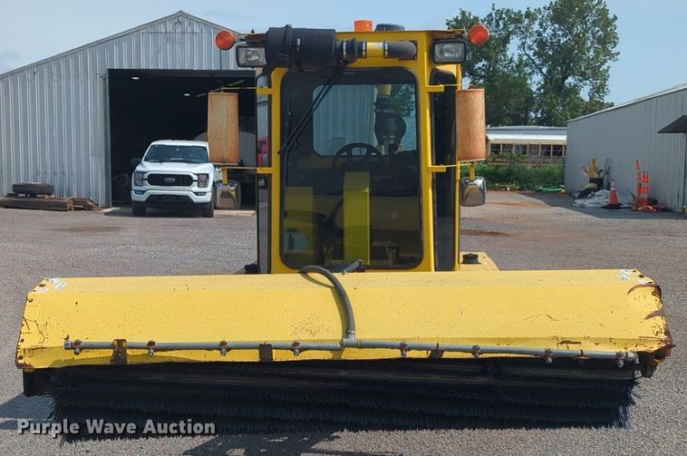 image for item NG9900 Super broom SM80J broom