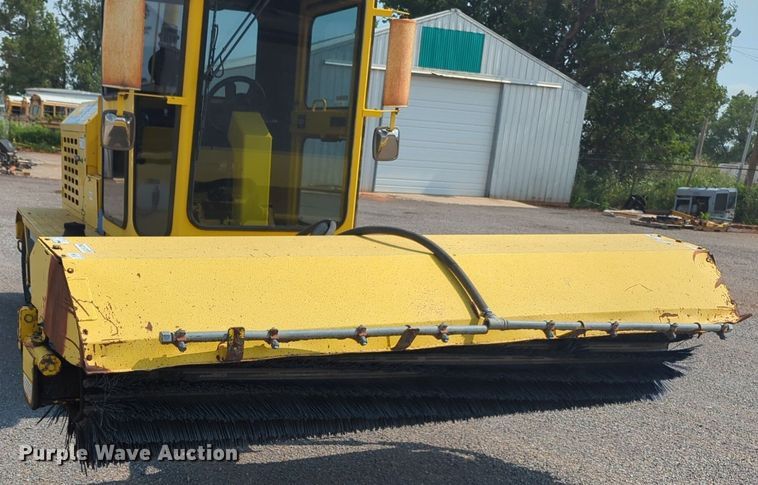 image for item NG9900 Super broom SM80J broom