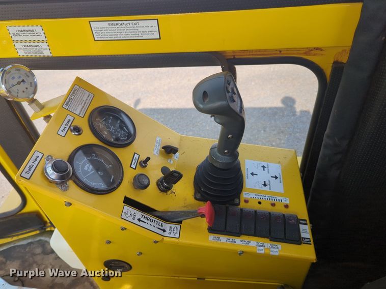 image for item NG9900 Super broom SM80J broom