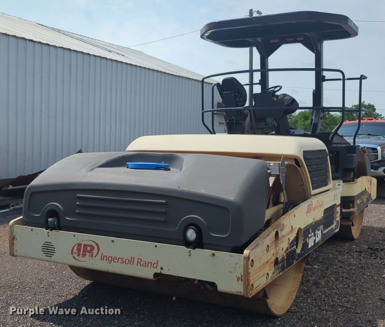 image for item NG9902 Ingersoll Rand  DD-138HF double drum vibratory roller