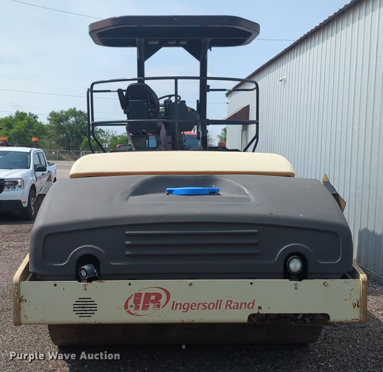 image for item NG9902 Ingersoll Rand  DD-138HF double drum vibratory roller