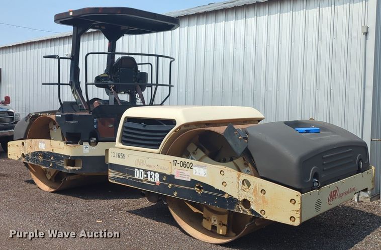 image for item NG9902 Ingersoll Rand  DD-138HF double drum vibratory roller
