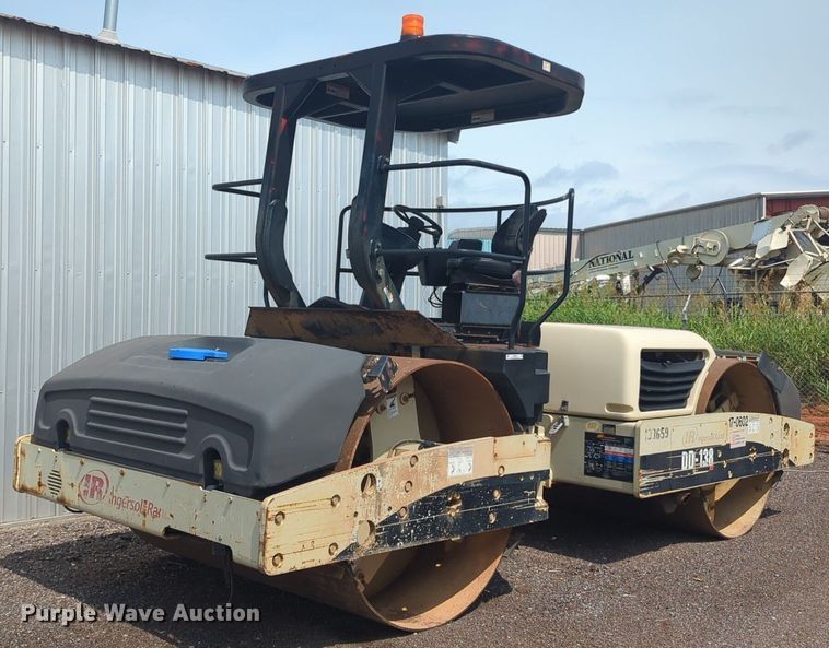 image for item NG9902 Ingersoll Rand  DD-138HF double drum vibratory roller