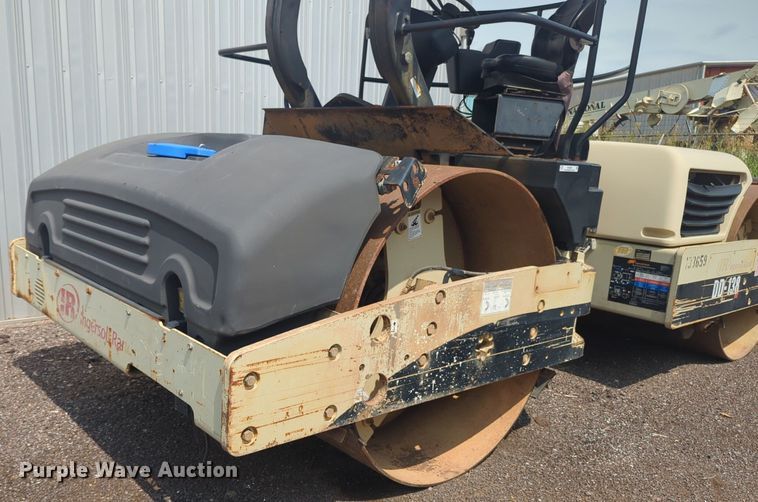 image for item NG9902 Ingersoll Rand  DD-138HF double drum vibratory roller