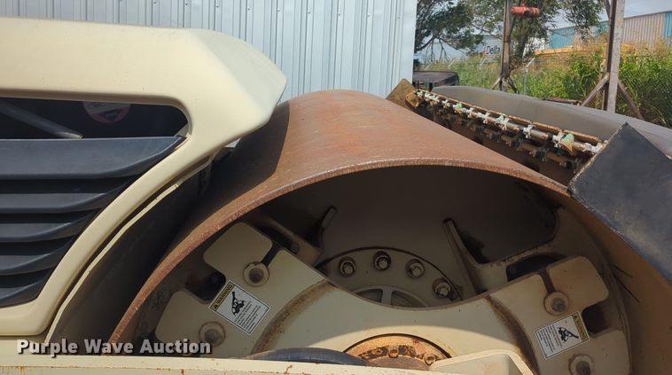 image for item NG9902 Ingersoll Rand  DD-138HF double drum vibratory roller