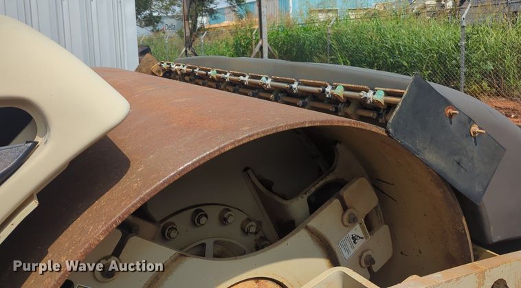 image for item NG9902 Ingersoll Rand  DD-138HF double drum vibratory roller