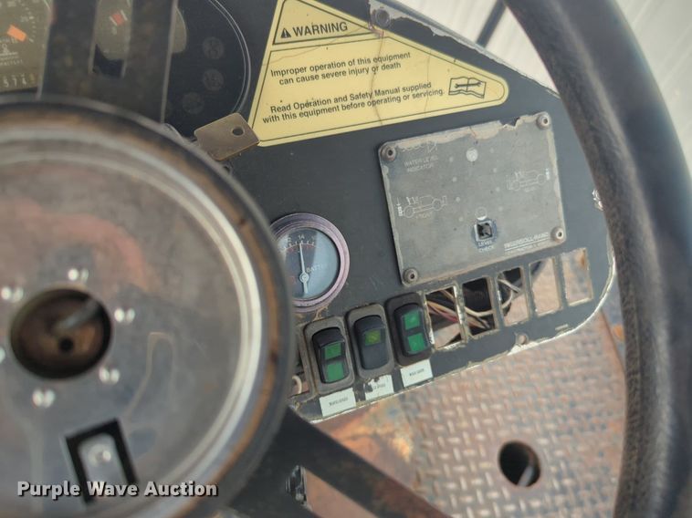 image for item NG9902 Ingersoll Rand  DD-138HF double drum vibratory roller