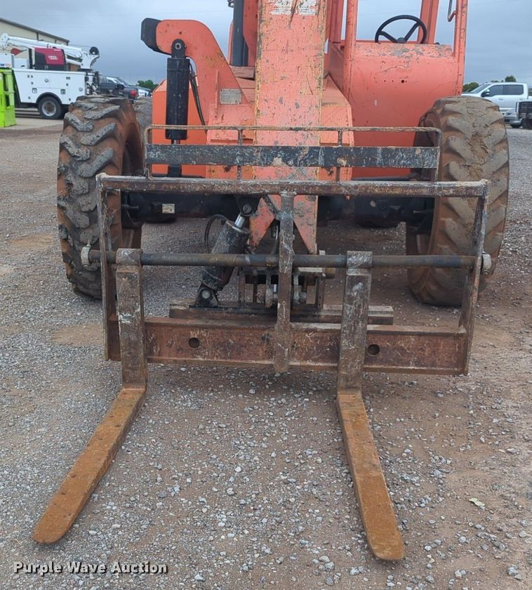 image for item NG9905 2005 JLG SkyTrak 6042 telehandler