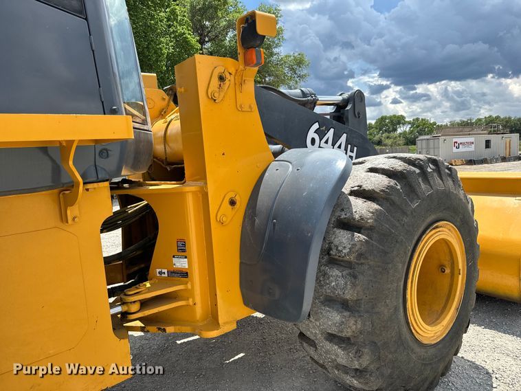image for item NL9862 1998 John Deere 644H wheel loader