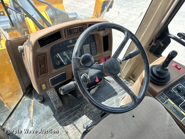 image for item NL9862 1998 John Deere 644H wheel loader