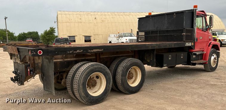 image for item NL9867 1997 Freightliner  FL80 flatbed truck