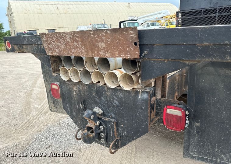 image for item NL9867 1997 Freightliner  FL80 flatbed truck