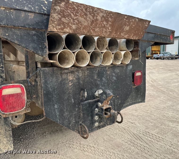 image for item NL9867 1997 Freightliner  FL80 flatbed truck