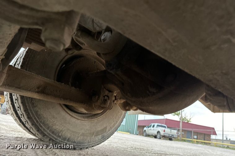 image for item NL9867 1997 Freightliner  FL80 flatbed truck