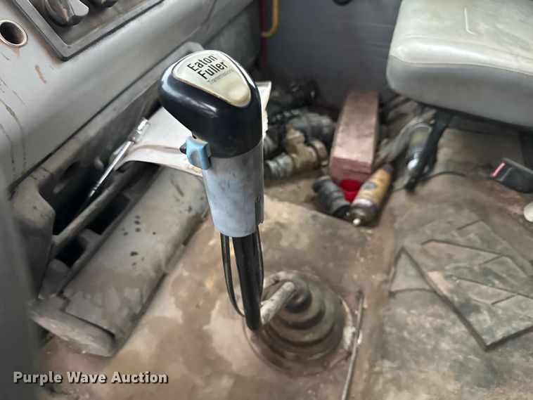 image for item NL9867 1997 Freightliner  FL80 flatbed truck