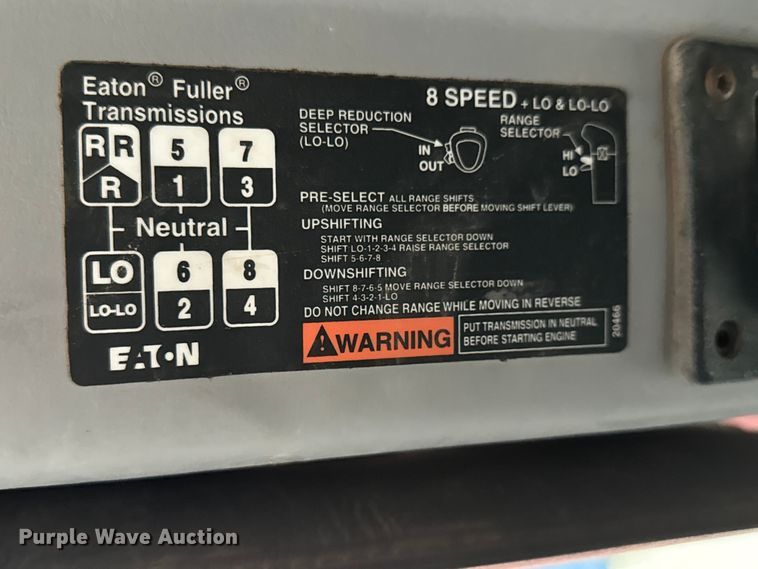 image for item NL9867 1997 Freightliner  FL80 flatbed truck