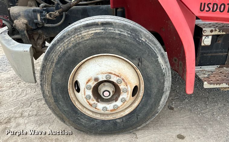 image for item NL9867 1997 Freightliner  FL80 flatbed truck