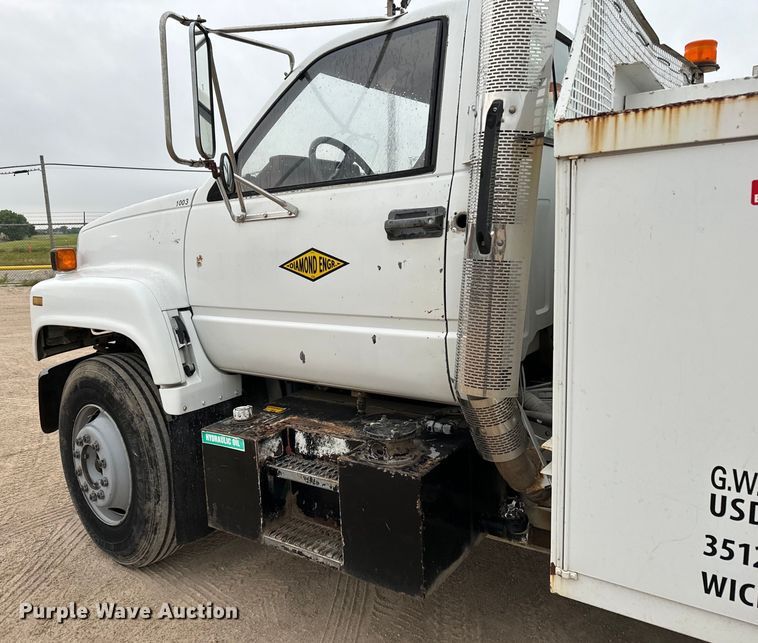 image for item NL9868 1993 Chevrolet  Kodiak C6500 utility / service truck with reel carrier