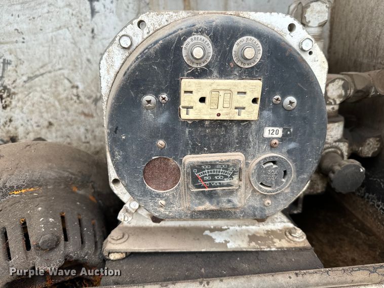 image for item NL9868 1993 Chevrolet  Kodiak C6500 utility / service truck with reel carrier