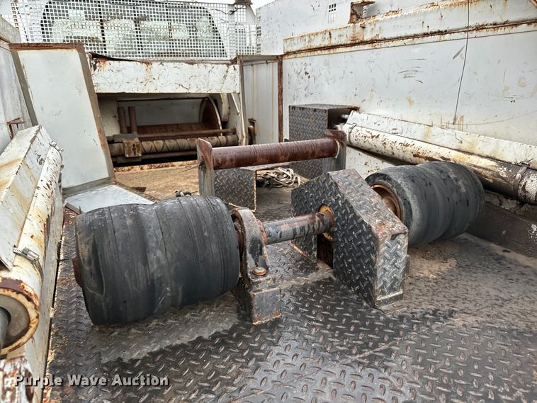 image for item NL9868 1993 Chevrolet  Kodiak C6500 utility / service truck with reel carrier