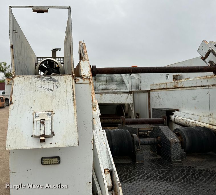 image for item NL9868 1993 Chevrolet  Kodiak C6500 utility / service truck with reel carrier