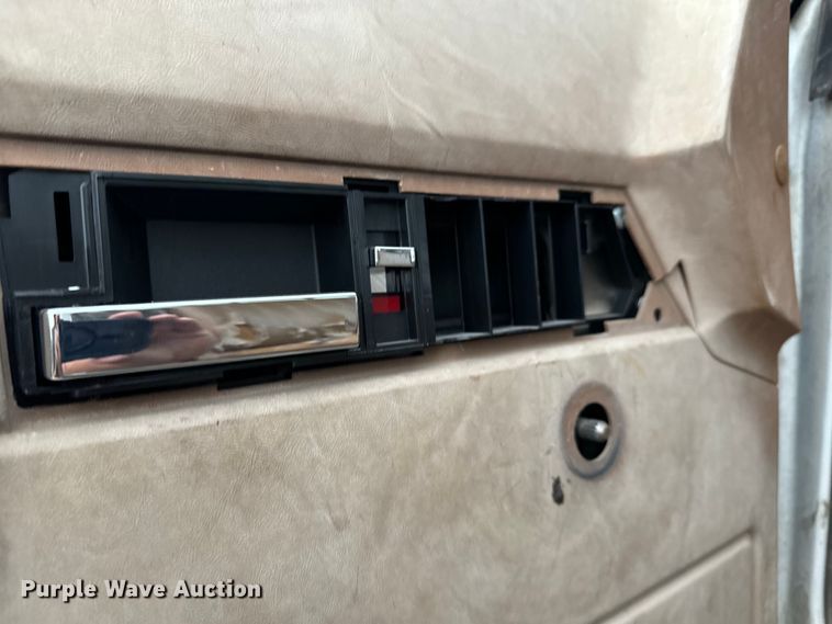 image for item NL9868 1993 Chevrolet  Kodiak C6500 utility / service truck with reel carrier